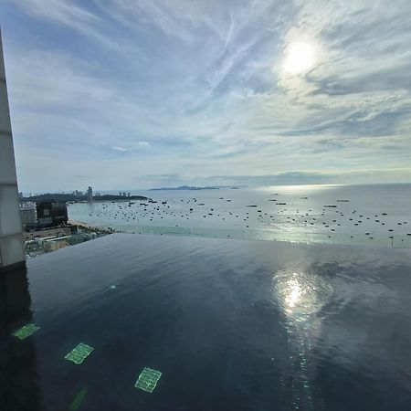 Centric Sea Pattaya Bed and Breakfast Exteriör bild