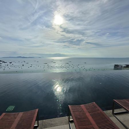 Centric Sea Pattaya Bed and Breakfast Exteriör bild