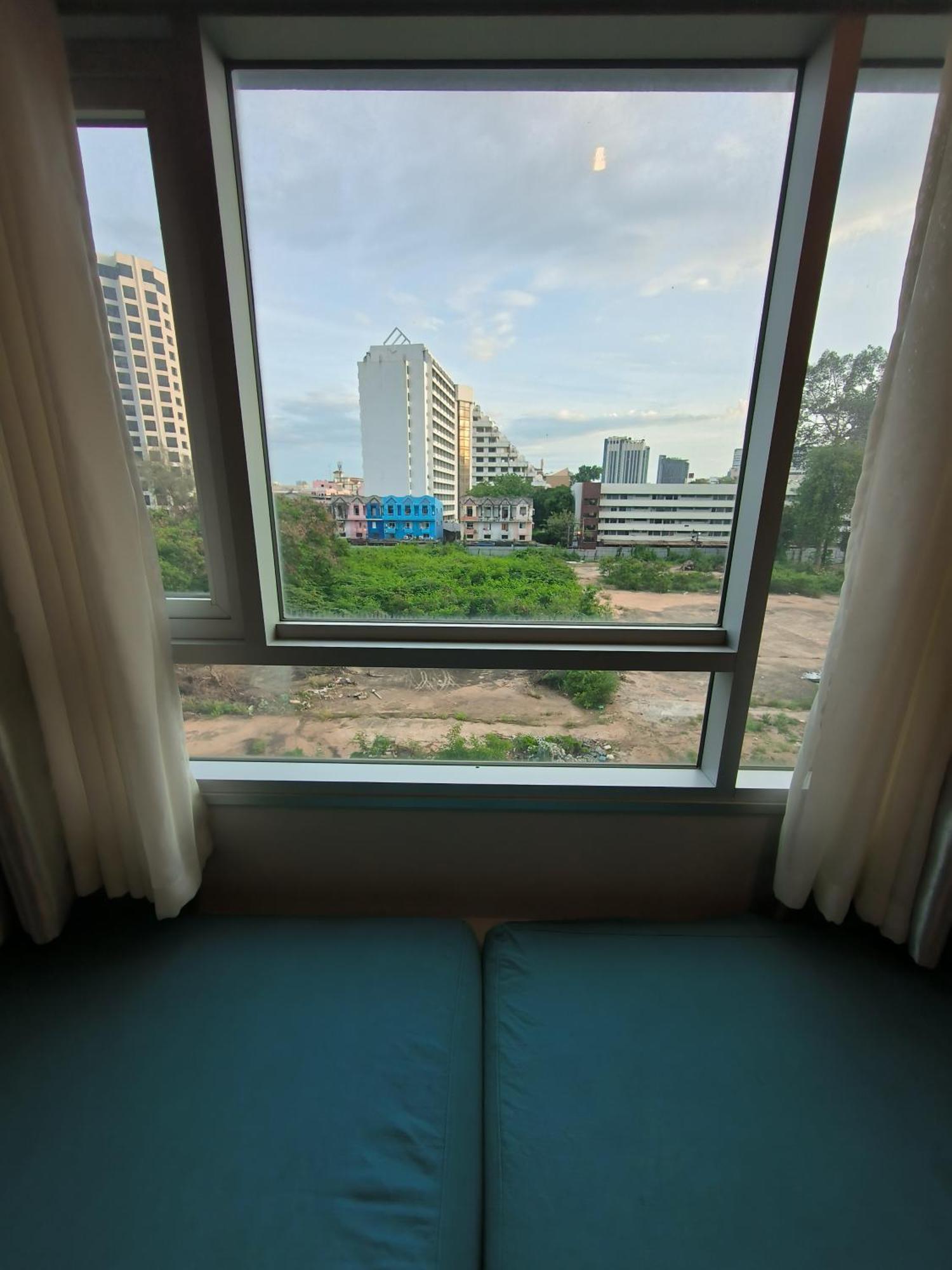 Centric Sea Pattaya Bed and Breakfast Exteriör bild